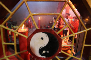 Sembahyang Imlek - Panji 9.jpg