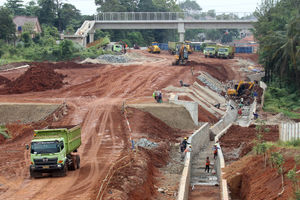 Pengerjaan Ruas Tol Serpong Cinere - Panji 1.jpg