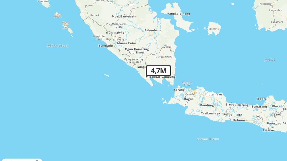 Pusat gempa berada di laut 55 km Tenggara Pesisir Barat