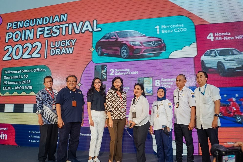 Poin Festival Lucky Draw 2022 merupakan program loyalitas yang dapat diikuti oleh seluruh pelanggan Telkomsel, baik pelanggan Telkomsel PraBayar maupun Telkomsel Halo.