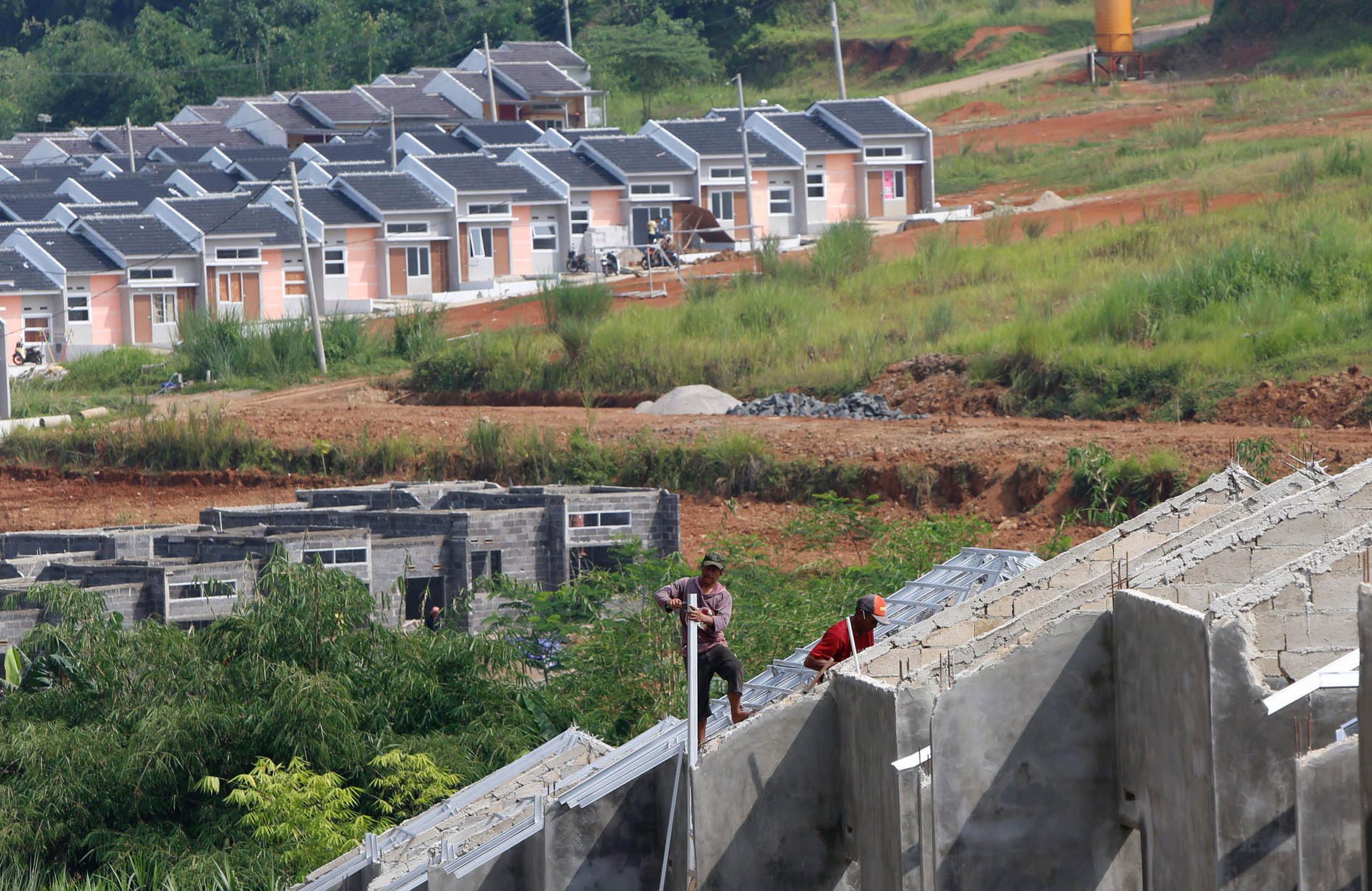 Pembangunan rumah murah bersubsidi di kawasan Parung,Bogor Jawa Barat. 