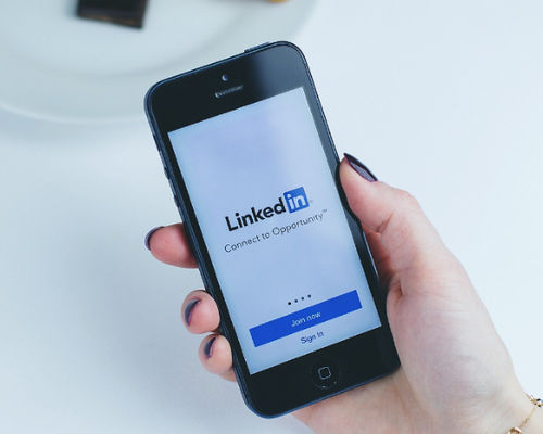 Terlanjur Terjebak Perangkap Penipuan LinkedIn? Ini Cara Menghadapinya