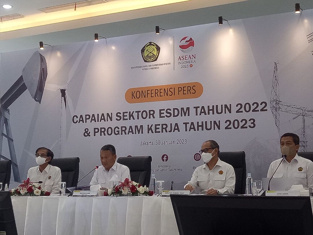 Menteri Energi dan Sumber Daya Mineral (ESDM) Arifin Tasrif, Dadan Kusdiana dan Tutuka Ariadji.jpeg