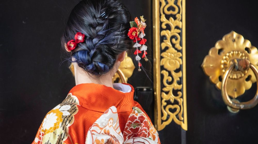 Photo by David Dibert: https://www.pexels.com/photo/fashion-person-woman-flowers-2156399/