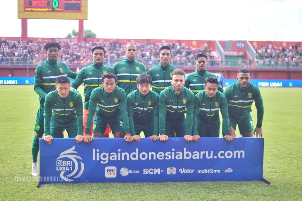 Aji-Santoso-Beberkan-Kunci-Penampilan-Apik-Lini-Pertahanan-Persebaya-1675137073.jpeg