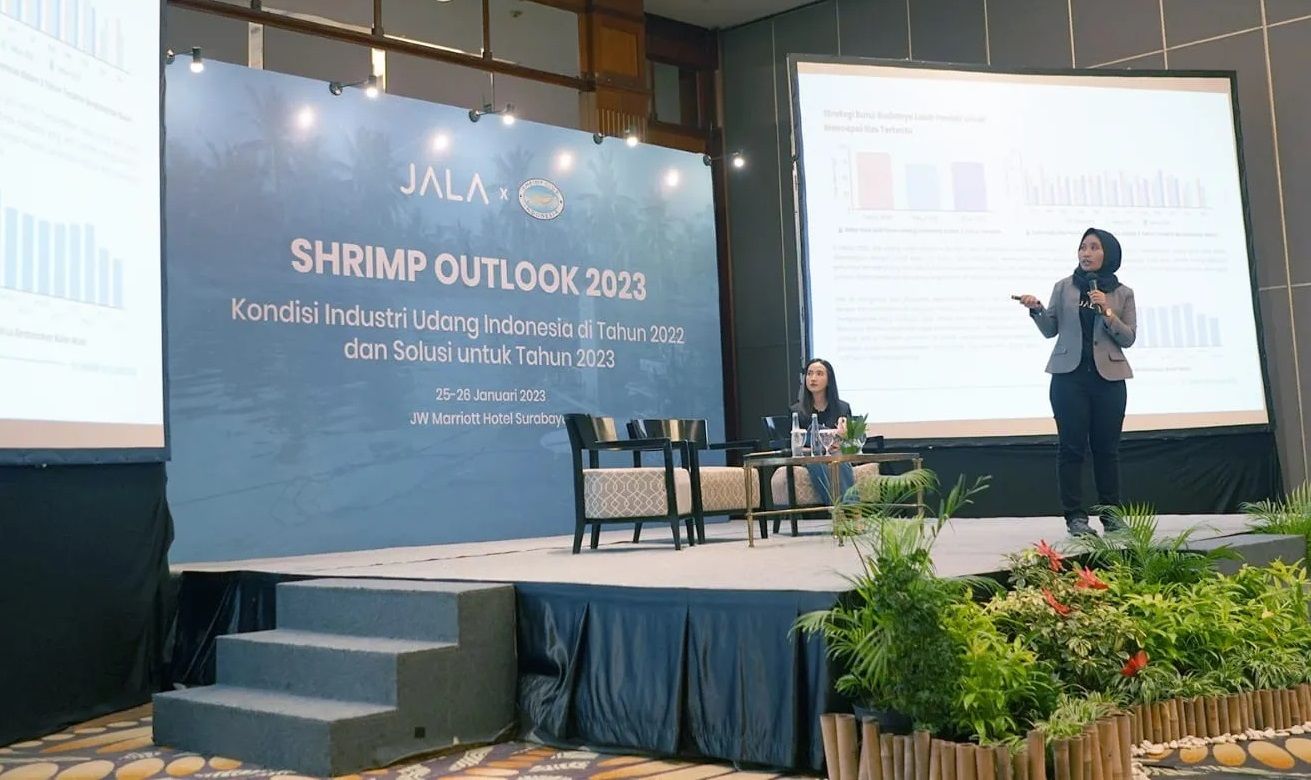 CEO JALA Liris Maduningtyas saat memberikan paparan dalam Dalam diskusi “Shrimp Outlook 2023: Kondisi Industri Udang Indonesia di 2022 dan Solusi untuk 2023" di Surabaya, 30-31 Desember 2023. (Foto:Istimewa)