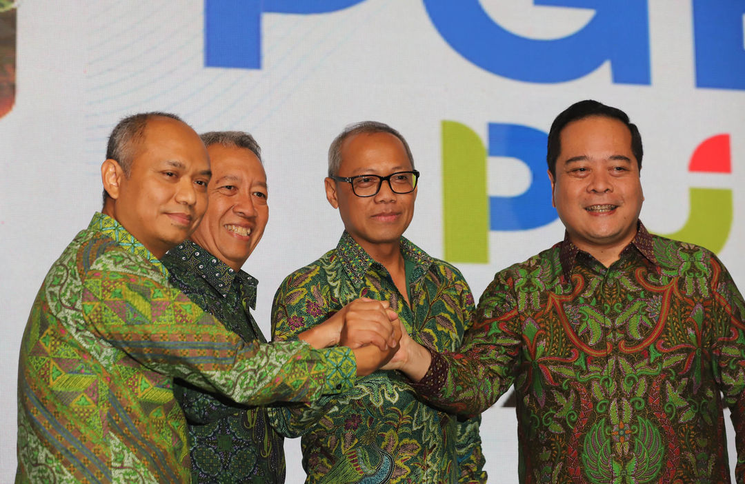 Direktur Eksplorasi dan Pengembangan PT Pertamina Geothermal Energy Tbk Rachmat Hidajat - Direktur Operasi PT Pertamina Geothermal Energy Tbk Eko Agung Bramantyo - Direktur Utama PT Pertamina Geothermal Energy Tbk Ahmad Yuniarto - Direktur Keuangan PT Pertamina Geothermal Energy Tbk Nelwin Aldriansyah saat usai  menggelar paparan publik di Jakarta. PT Pertamina Geothermal Energy Tbk., salah satuperusahaan panas bumi terbesar di Indonesia dan global dalam hal kapasitas terpasang,
akan melaksanakan penawaran umum perdana saham. Foto : Panji Asmoro/TrenAsia
