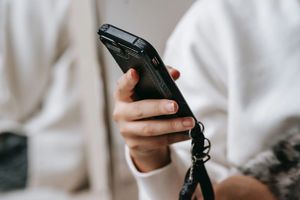 Harus Chat dengan Bahasa Asing? Coba Pakai Fitur Terjemahan di WhatsApp Ini