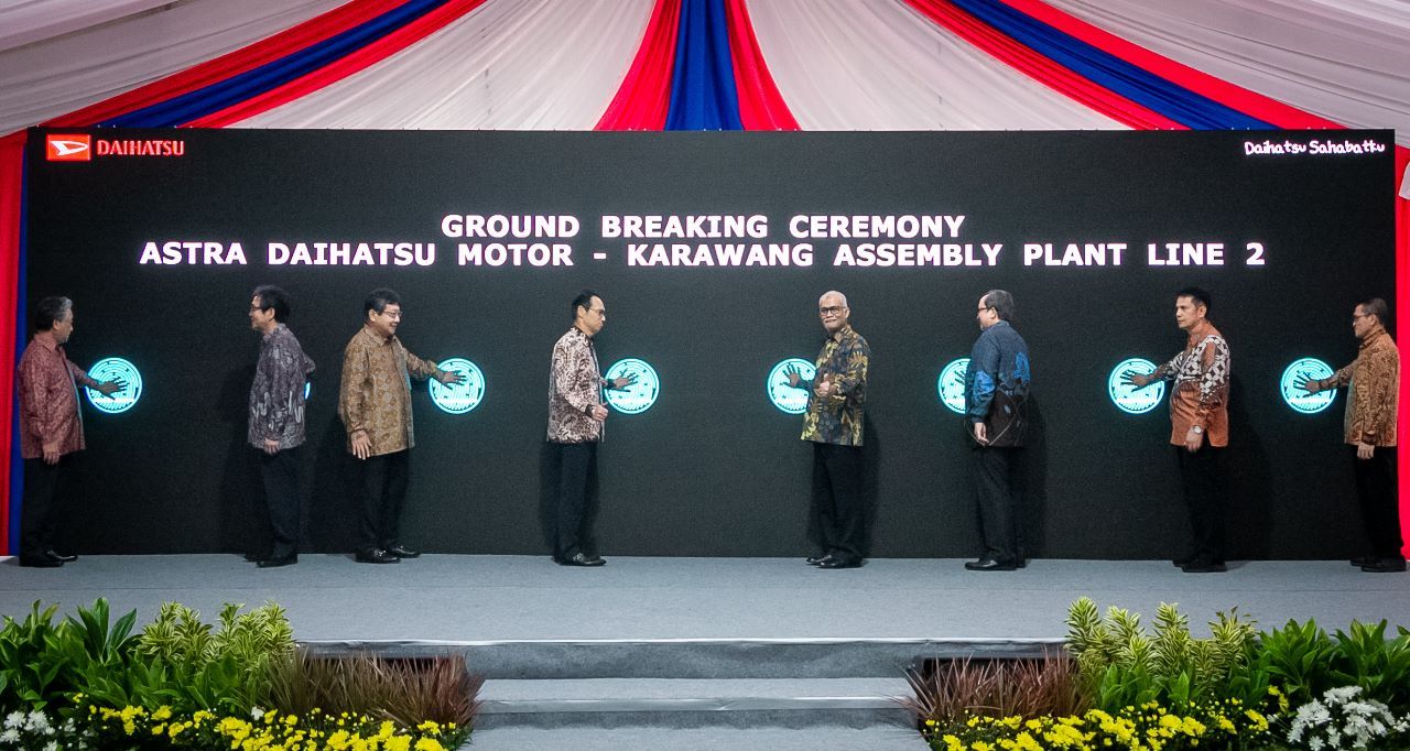 Groundbreaking pembangunan pabrik perakitan baru PT Astra Daihatsu Motor (ADM) Karawang Assembly Plant, Kawasan Industri Suryacipta, Karawang Timur, Jawa Barat, Kamis, 2 Februari 2022.