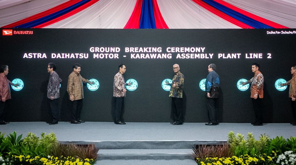 Groundbreaking pembangunan pabrik perakitan baru PT Astra Daihatsu Motor (ADM) Karawang Assembly Plant, Kawasan Industri Suryacipta, Karawang Timur, Jawa Barat, Kamis, 2 Februari 2022.