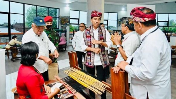 Presiden Jokowi Kunjungi Sentra Tenun Kabupaten Jembrana