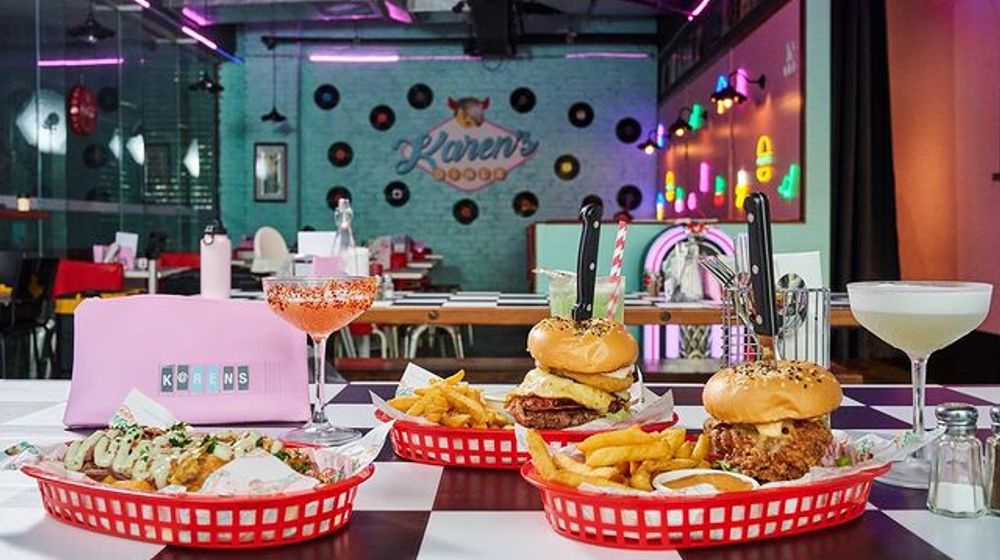 Videonya Bersliweran di Sosmed, Siapa Pemilik Karen's Diner?