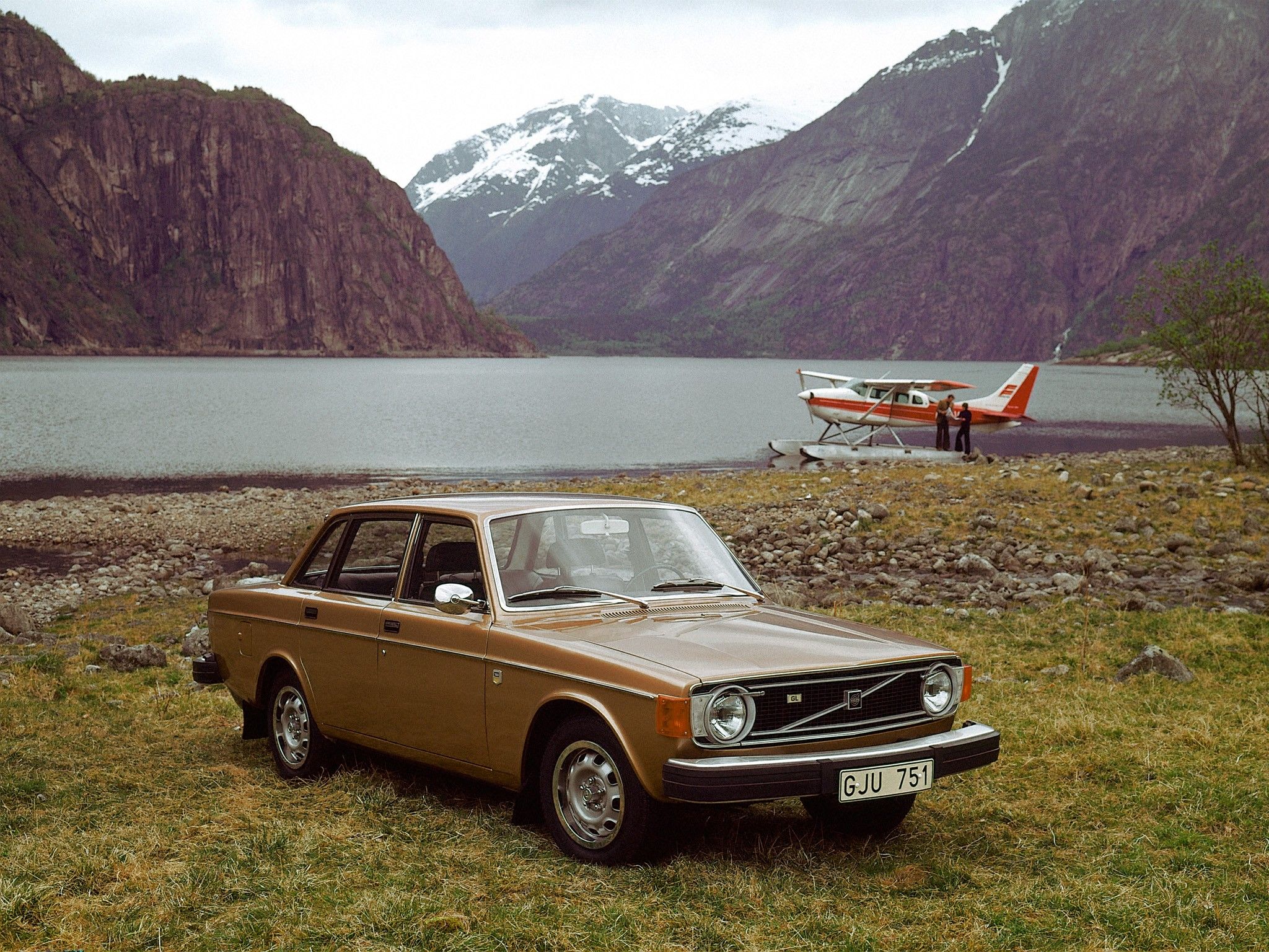 Mobil Volvo 144.