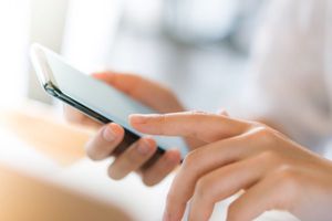 Praktis! Ini Cara Kirim Pesan dan Telepon di WhatsApp Tanpa Menyentuh Ponsel Sama Sekali