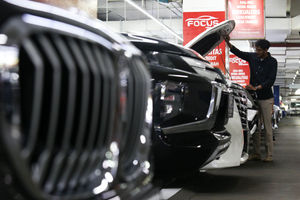 Geliat Penjualan Mobil Bekas - Panji 6.jpg