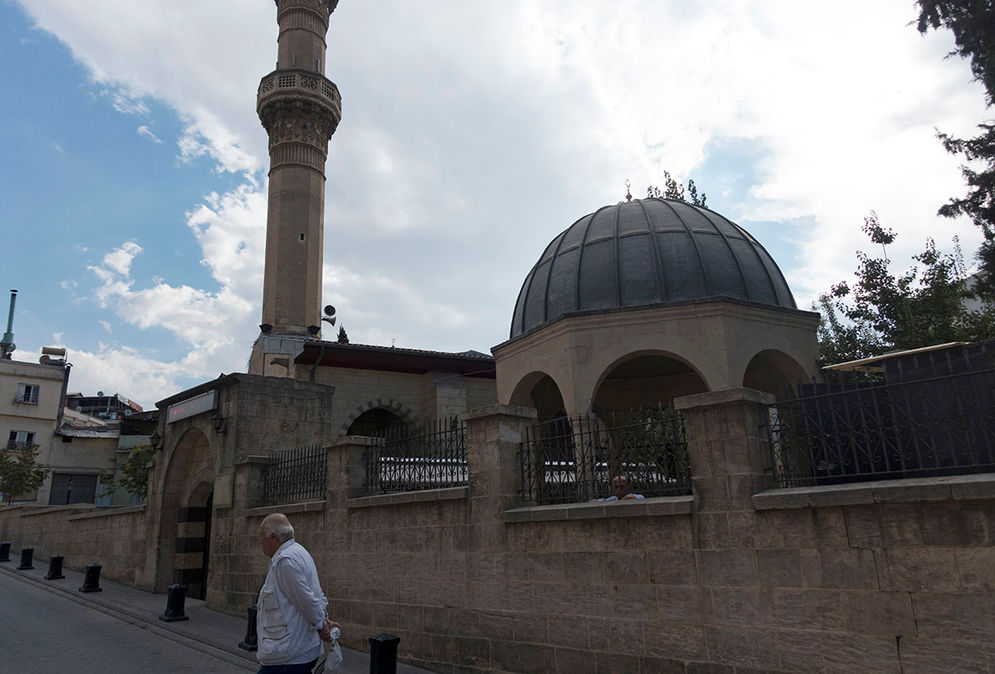Penampakan Masjid Sirvani yang terletak di Gaziantep, Turki. Masjid ini ikut rusak akibat gempa dahsyat awal Februari 2023.