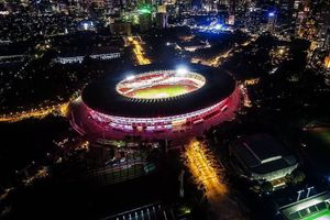 GBK_Complex_at_night_(cropped).jpg