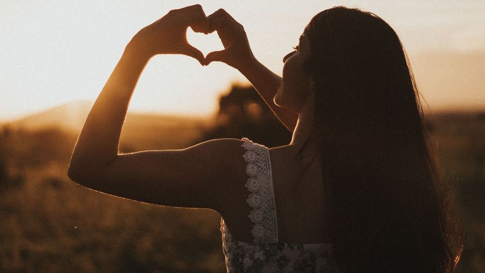 Love language atau bahasa cinta ternyata dapat diungkapkan pada diri sendiri.
