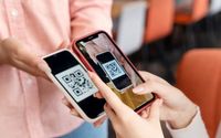Meski tampak menyenangkan dan memudahkan, ternyata teknologi QR code juga bisa dimanfaatkan oleh penipu.