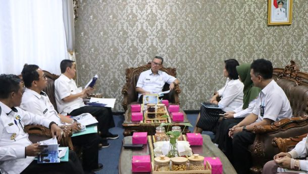 BPS Lampung Serahkan Hasil Long Form Sensus Penduduk 2020 ke Pemprov