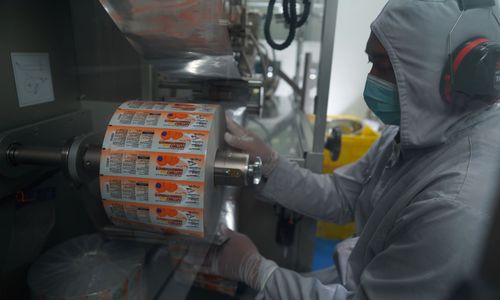 PT Phapros Tbk menargetkan pertumbuhan nilai ekspor produk farmasi mencapai lebih dari 15% pada 2023. 