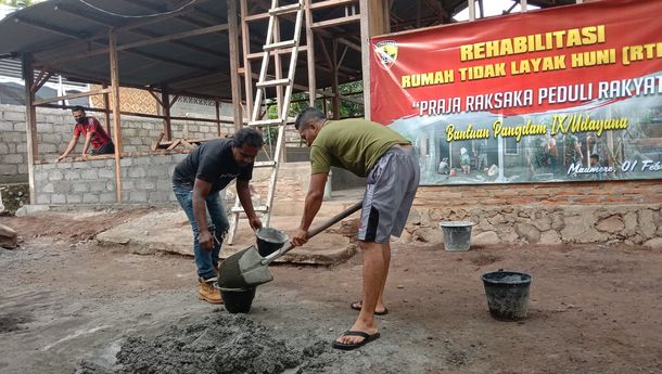 Atasi Kesulitan Rakyat, Kodam IX Udayana Melalui Kodim 1603/Sikka Giat Bedah RTLH di Kabupaten Sikka