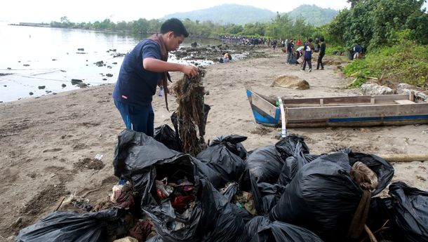 Gandeng SMSI dan PFI, Siswa Pecinta Alam Inisiasi Aksi Bersih Pantai dan Tanam 1.000 Mangrove