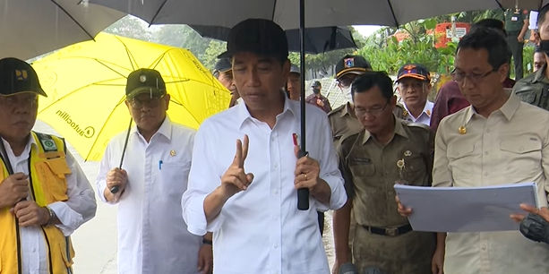 Jokowi Tinjau Normalisasi Ciliwung
