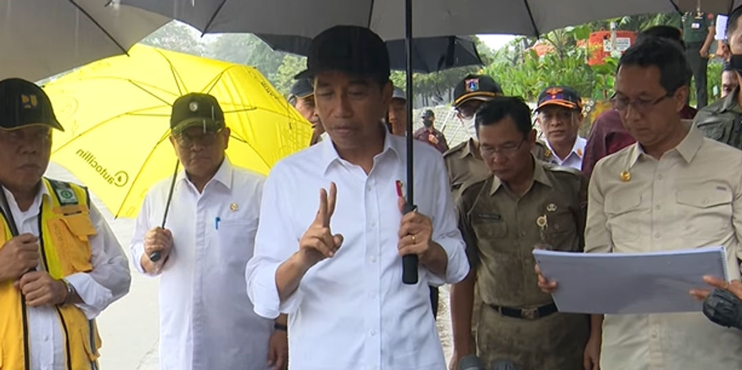 Jokowi Tinjau Normalisasi Ciliwung
