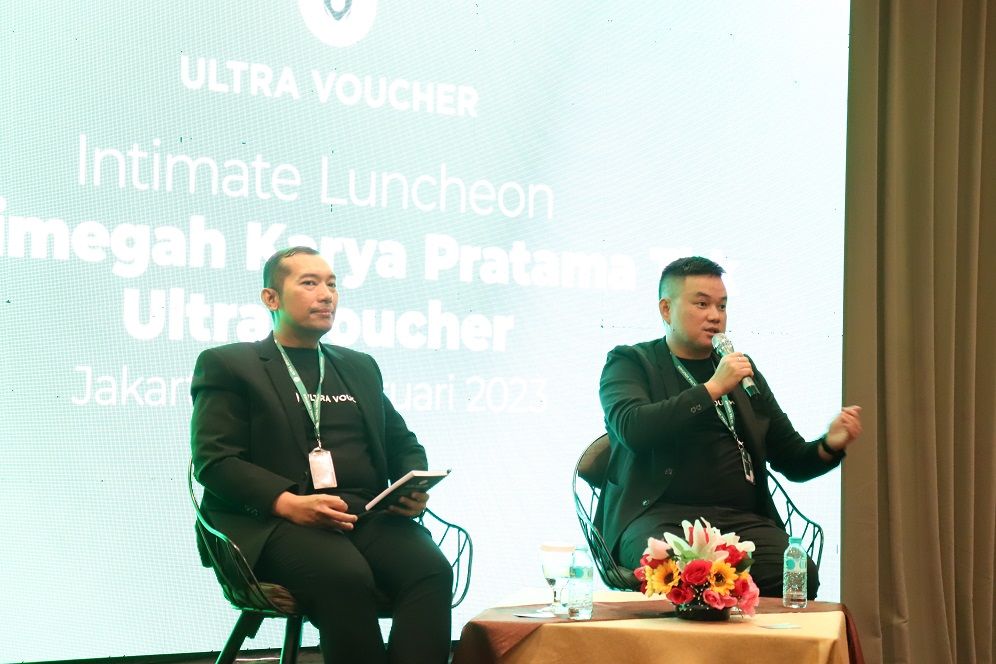 Direktur (Riky Boy) dan Direktur Utama (Hady Kuswanto) PT Trimegah Karya Pratama Tbk (UVCR) dalam acara Editor Luncheon 2023, Rabu, 22 Februari 2023. 