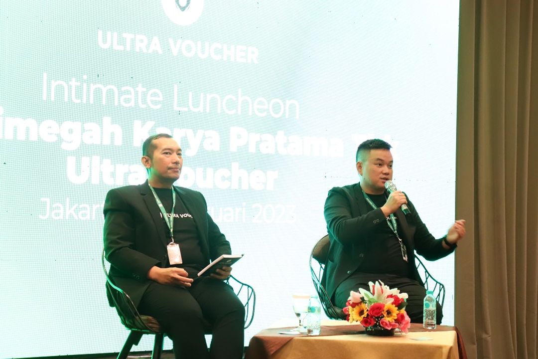 Direktur (Riky Boy) dan Direktur Utama (Hady Kuswanto) PT Trimegah Karya Pratama Tbk (UVCR) dalam acara Editor Luncheon 2023, Rabu, 22 Februari 2023. 