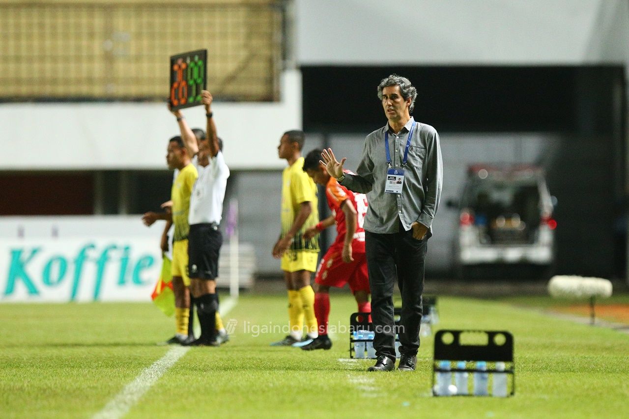 Pelatih Bali United Stefano Cugurra kecewa tak mampu amankan poin penuh usai ditumbangkan Barito (foto : Liga Indonesia)