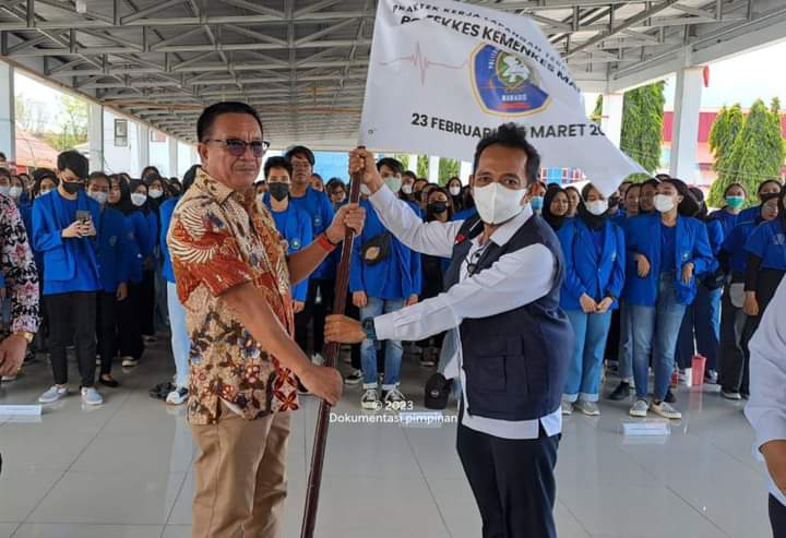 Wali Kota Maurits Mantiri menyambut mahasiswa KKN di Kota Bitung.