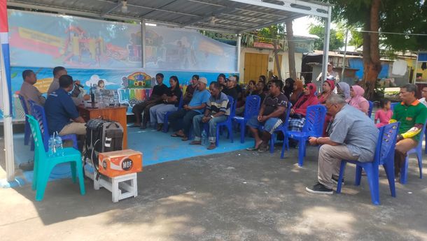 Program 'Jumat Curhat' Polres Sikka Menyasar Pasar Alok, Maumere