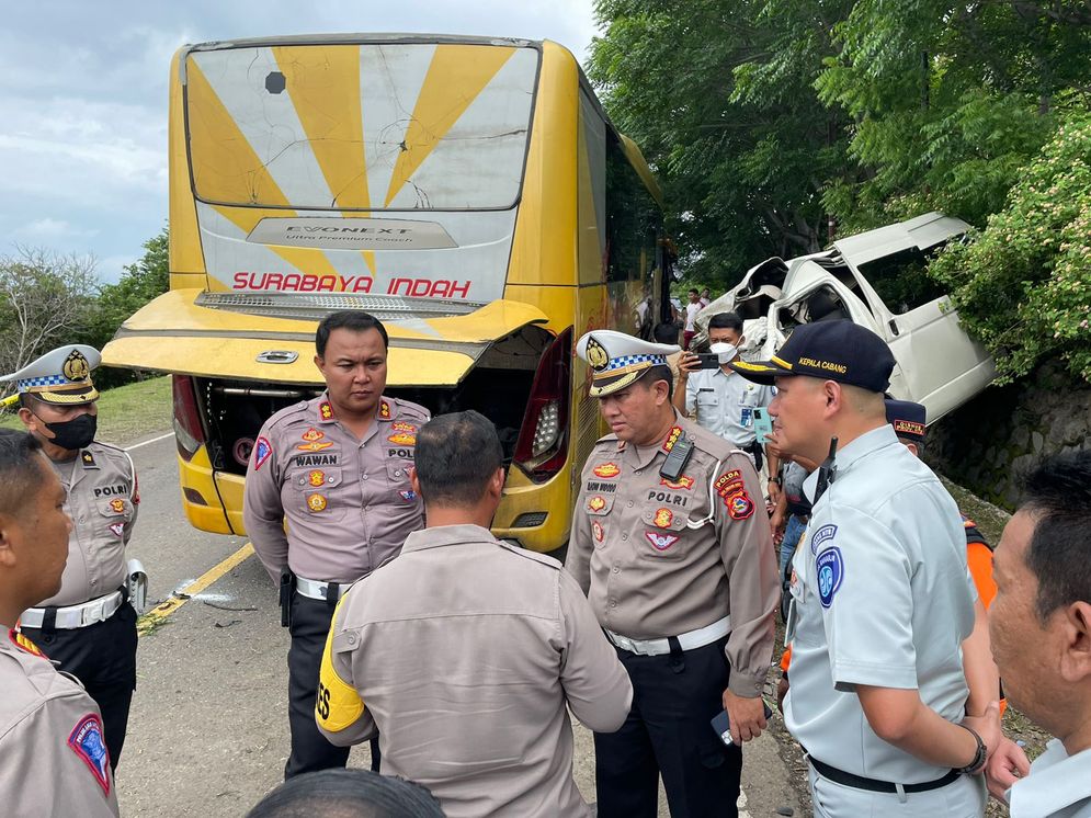 Jasa Raharja menjamin seluruh korban kecelakaan lalu lintas yang melibatkan bus Surabaya Indah dengan minibus travel Pancasari