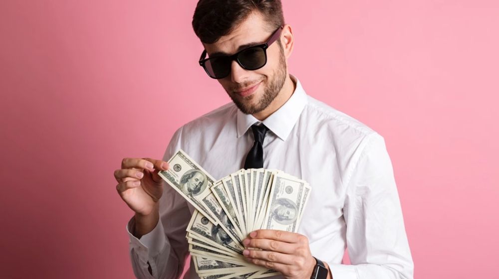 Tren Istilah: Kenali Apa Itu Flexing yang Kerap Diperbincangkan di Media Sosial