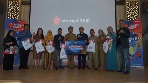Gandeng SMP Az Zahra Bandarlampung, Telkomsel Gelar Program Internet BAIK Series 7 