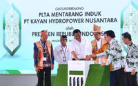 Presiden Joko Widodo melakukan peletakan batu pertama (groundbreaking) PLTA Mentarang Induk PT Kayan Hydropower Nusantara, di Kabupaten Malinau, Provinsi Kalimantan Utara, pada Rabu, 1 Maret 2023