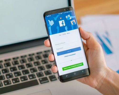 Ternyata Ini Alasan Banyak Orang Masih Bertahan di Facebook, Jangan Disepelekan!