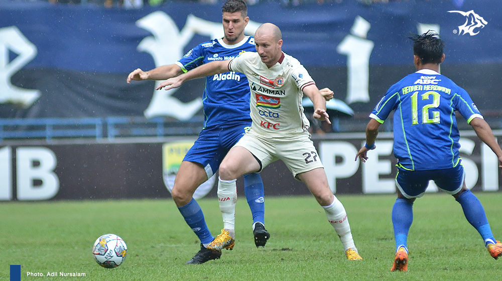 foto-persib-bandung-vs-persija-jakarta-1101-liga-1-2022-2023-nick-S__27500580.jpg