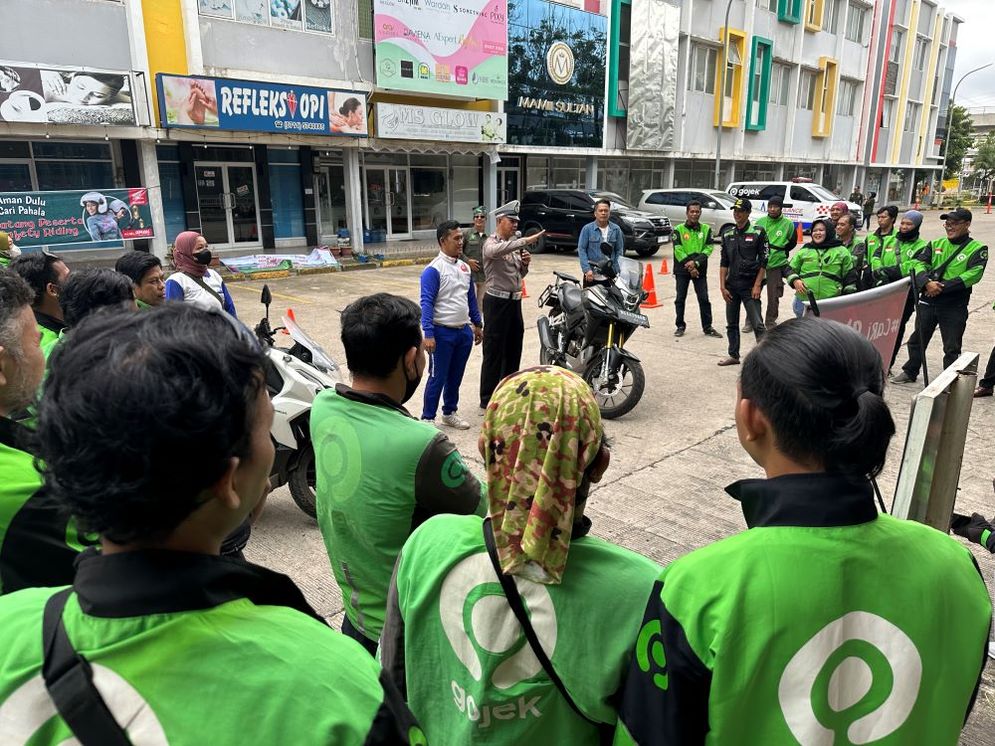 Cara Gojek Tingkatkan Standar Pelayanan Ajak, Mitra Driver Ikut Pelatihan Safety Riding Bersama Polrestabes Palembang dan Honda Safety Training