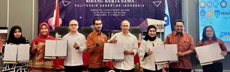 Penandatanganan kerjasama antara 27 Politeknik dengan Kadin Institute dan Kadin Indonesia.