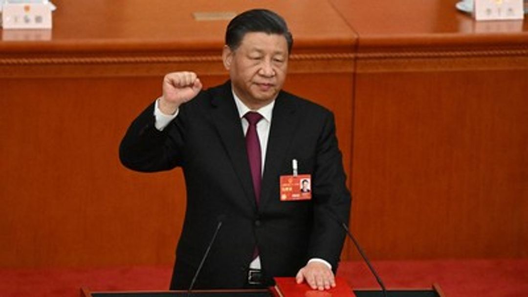 presiden-china-xi-jinping-mengambil-sumpah-setelah-terpilih-kembali-sebagai-presiden-untuk-masa-jabatan-ketiga-selama-sesi-ple-2_169.jpeg