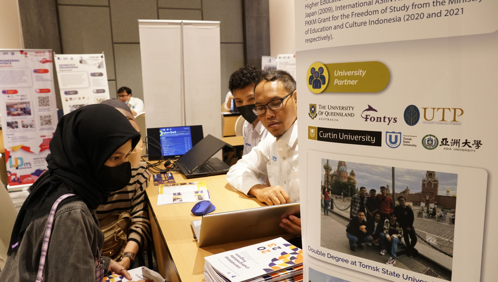 IUP diperkenalkan di ajang ITS Edufair di Jakarta.