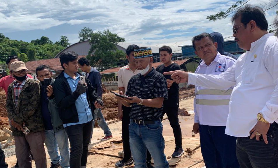 Inspeksi mendadak (sidak) proyek penanganan banjir DAS Ampal dilakukan Ketua Dewan Perwakilan Rakyat Daerah (DPRD) Kota Balikpapan, Abdulloh pada Senin (13/3/2023).