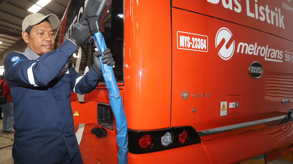 Serah Terima Bus Listrik - Panji 3.jpg