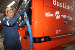 Serah Terima Bus Listrik - Panji 3.jpg