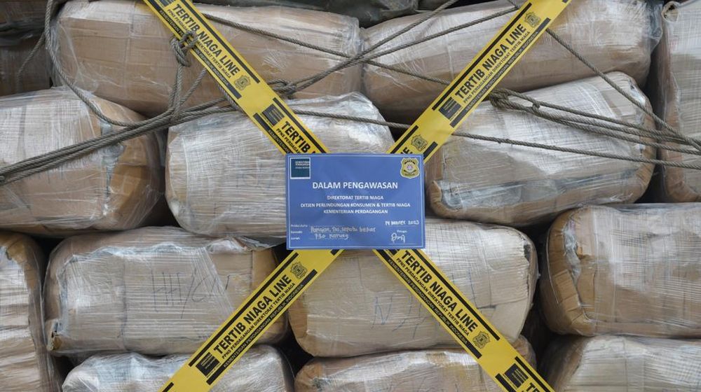 Pemusnahan pakaian bekas Kemendag.jpeg