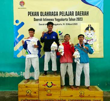 Di POPDA DIY 2023, Siswa MAN 3 Kulon Progo Sabet Medali Emas Tarung Derajat 