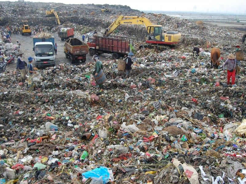 Aktivitas di TPA Benowo Kota Surabaya 